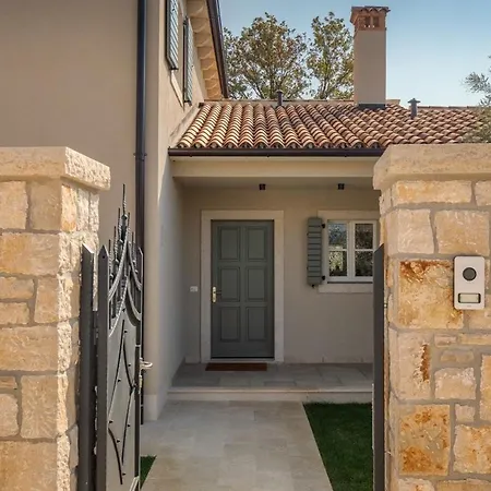 Petra Vabriga * Tar-Vabriga