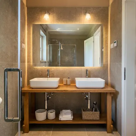 Petra Vabriga * Tar-Vabriga