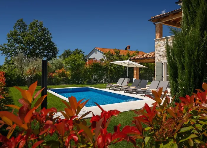 Petra Vabriga * Tar-Vabriga