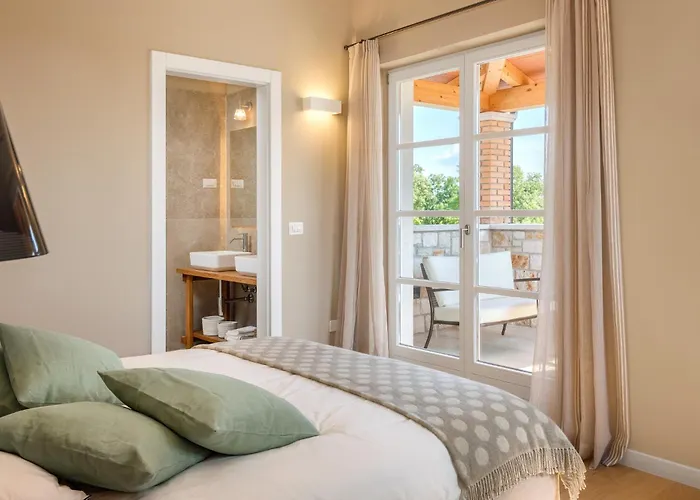 Petra Vabriga * Tar-Vabriga