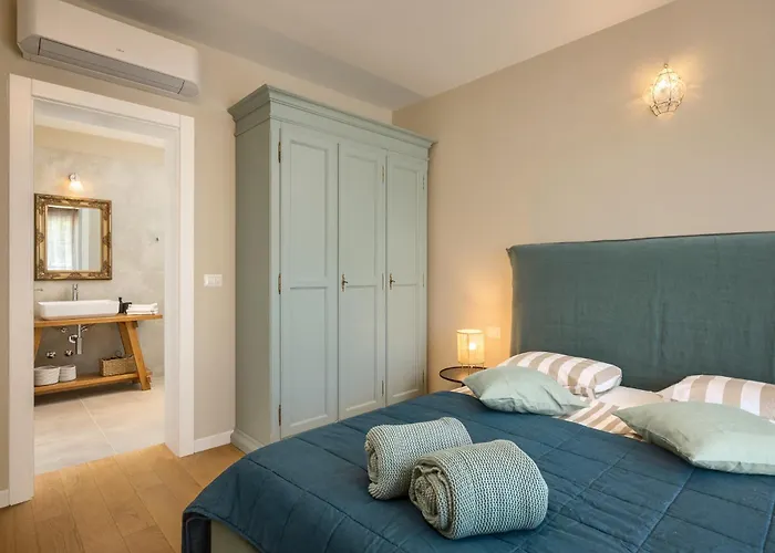 Petra Vabriga Vila *