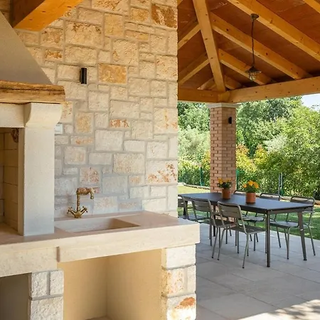 Villa Petra Vabriga *