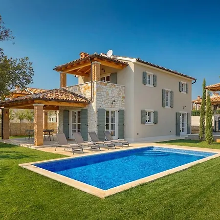 Petra Vabriga Villa *