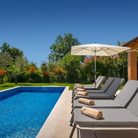 Petra Vabriga * Tar-Vabriga