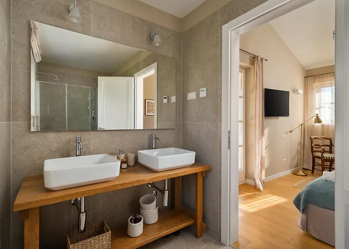 Petra Vabriga 빌라 *